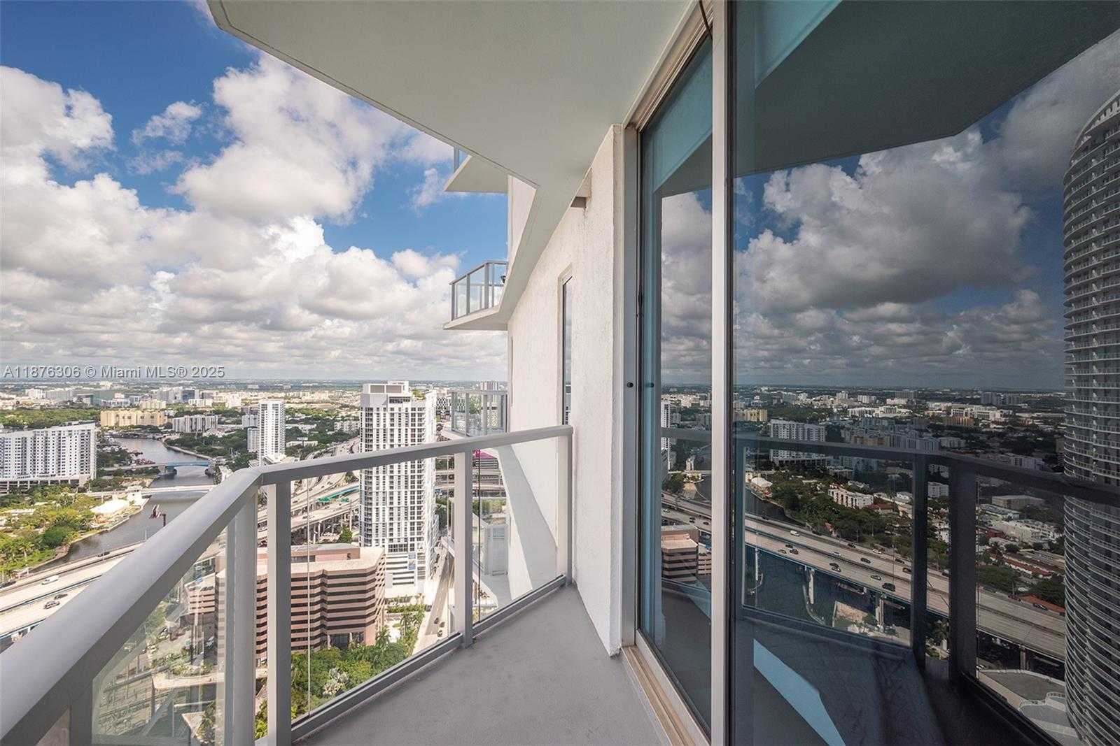 Small Image of 185 SOUTH WEST 7TH ST #4201, Miami Number 28