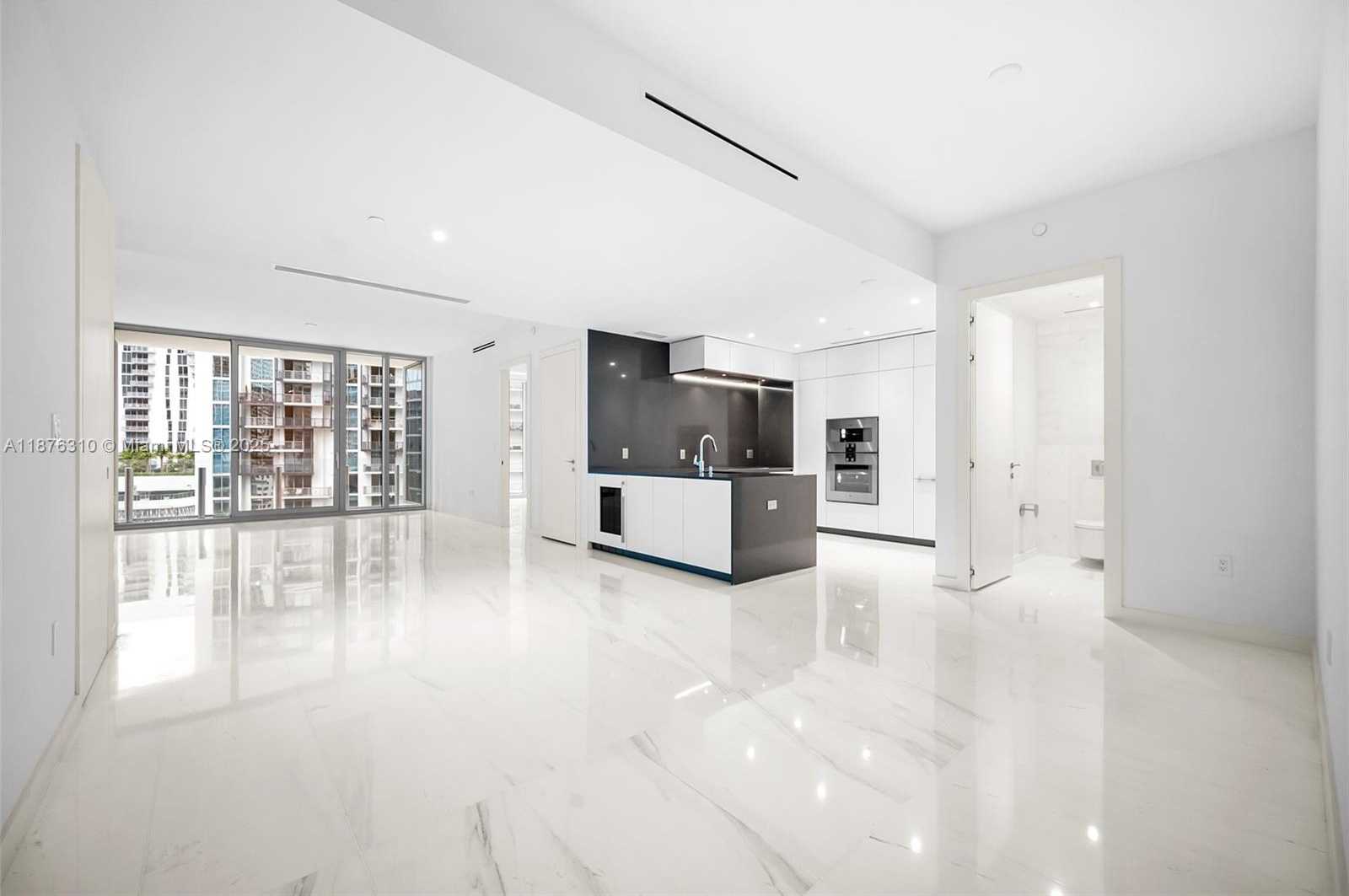 Small Image of 300 BISCAYNE BLVD WAY #2809, Miami Number 3