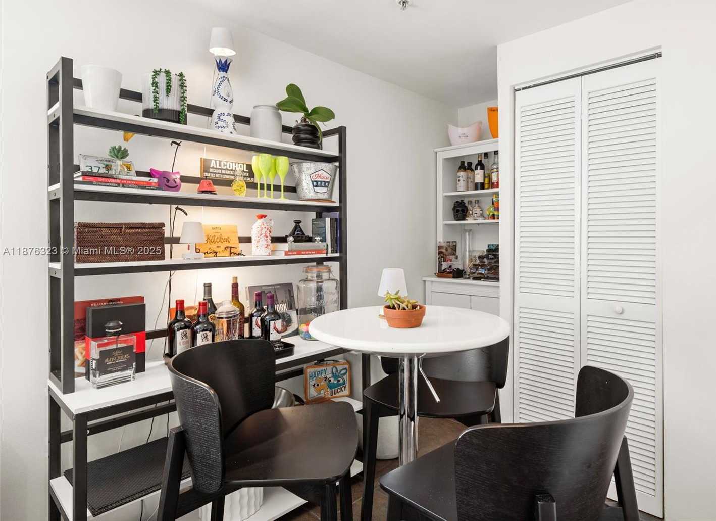 Small Image of 1413 SUNSET HARBOUR DR #406, Miami Beach Number 13