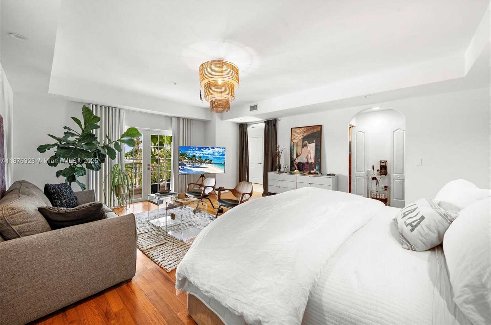Small Image of 1413 SUNSET HARBOUR DR #406, Miami Beach Number 15