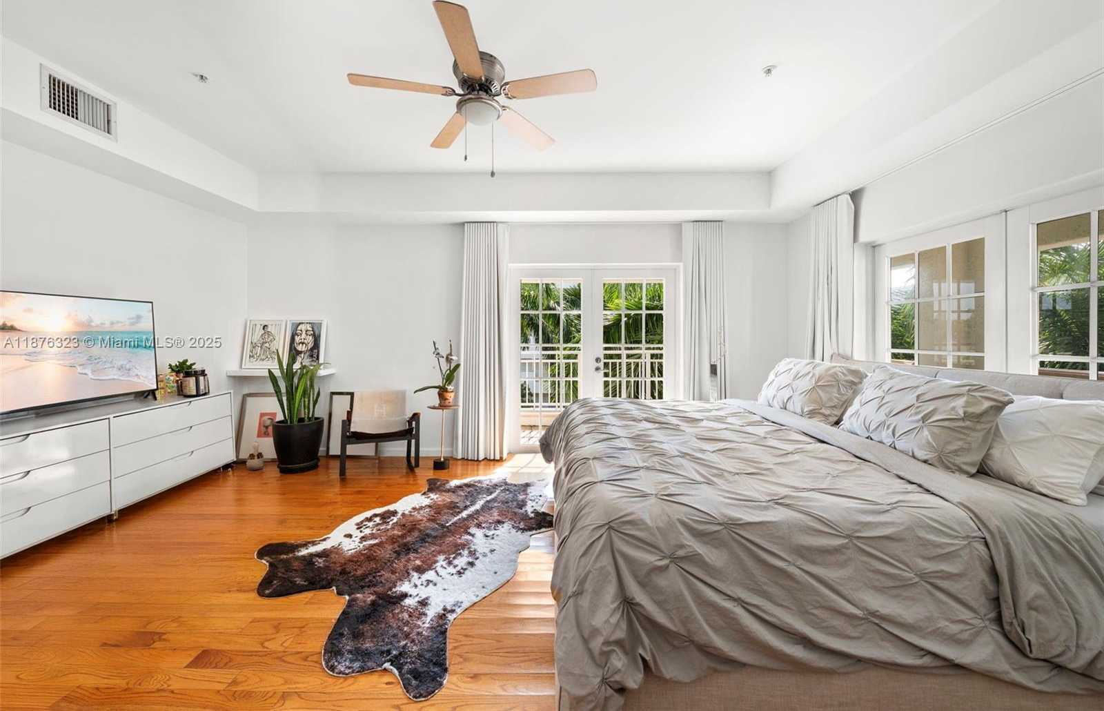 Small Image of 1413 SUNSET HARBOUR DR #406, Miami Beach Number 27