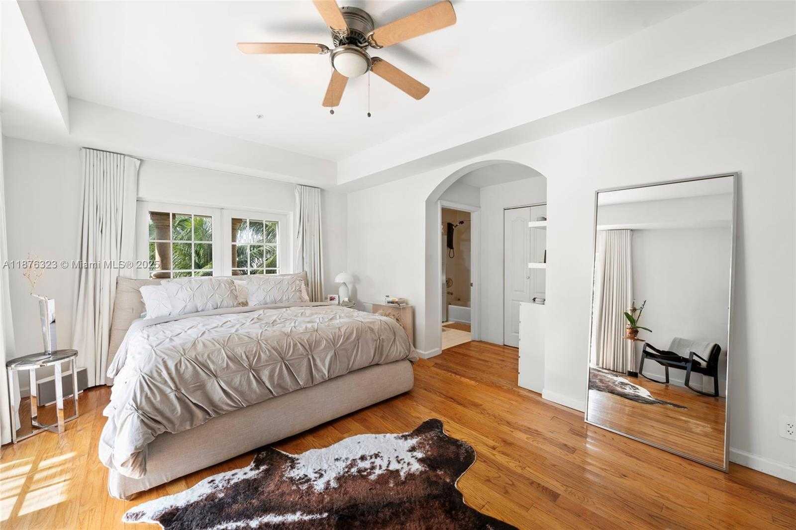 Small Image of 1413 SUNSET HARBOUR DR #406, Miami Beach Number 28