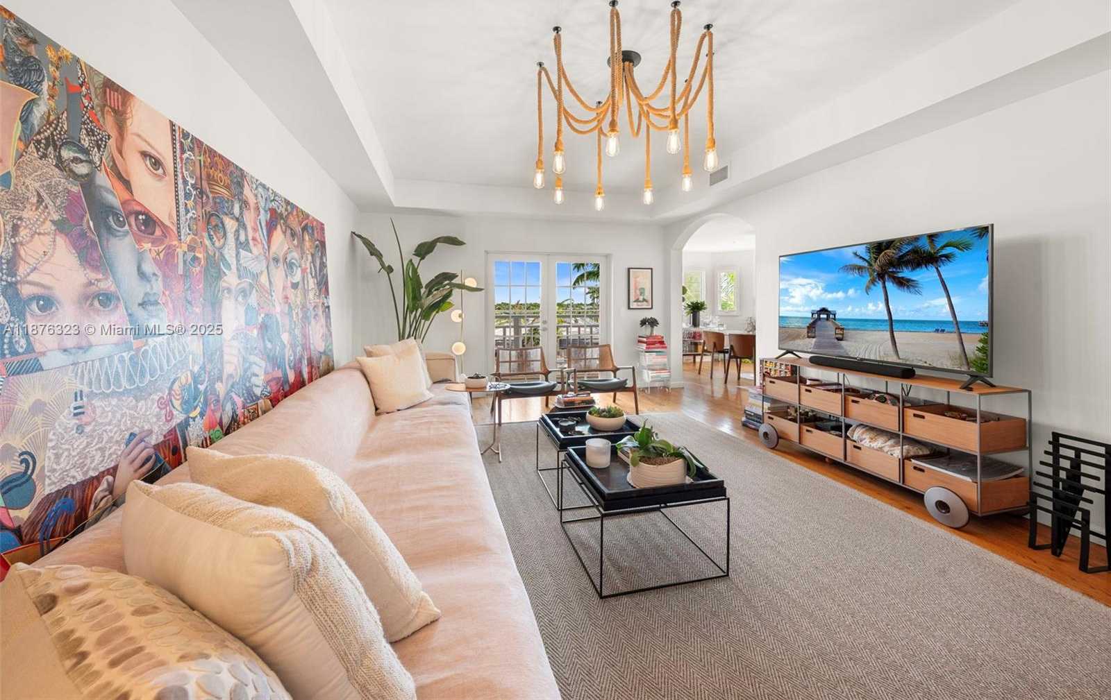 Small Image of 1413 SUNSET HARBOUR DR #406, Miami Beach Number 3