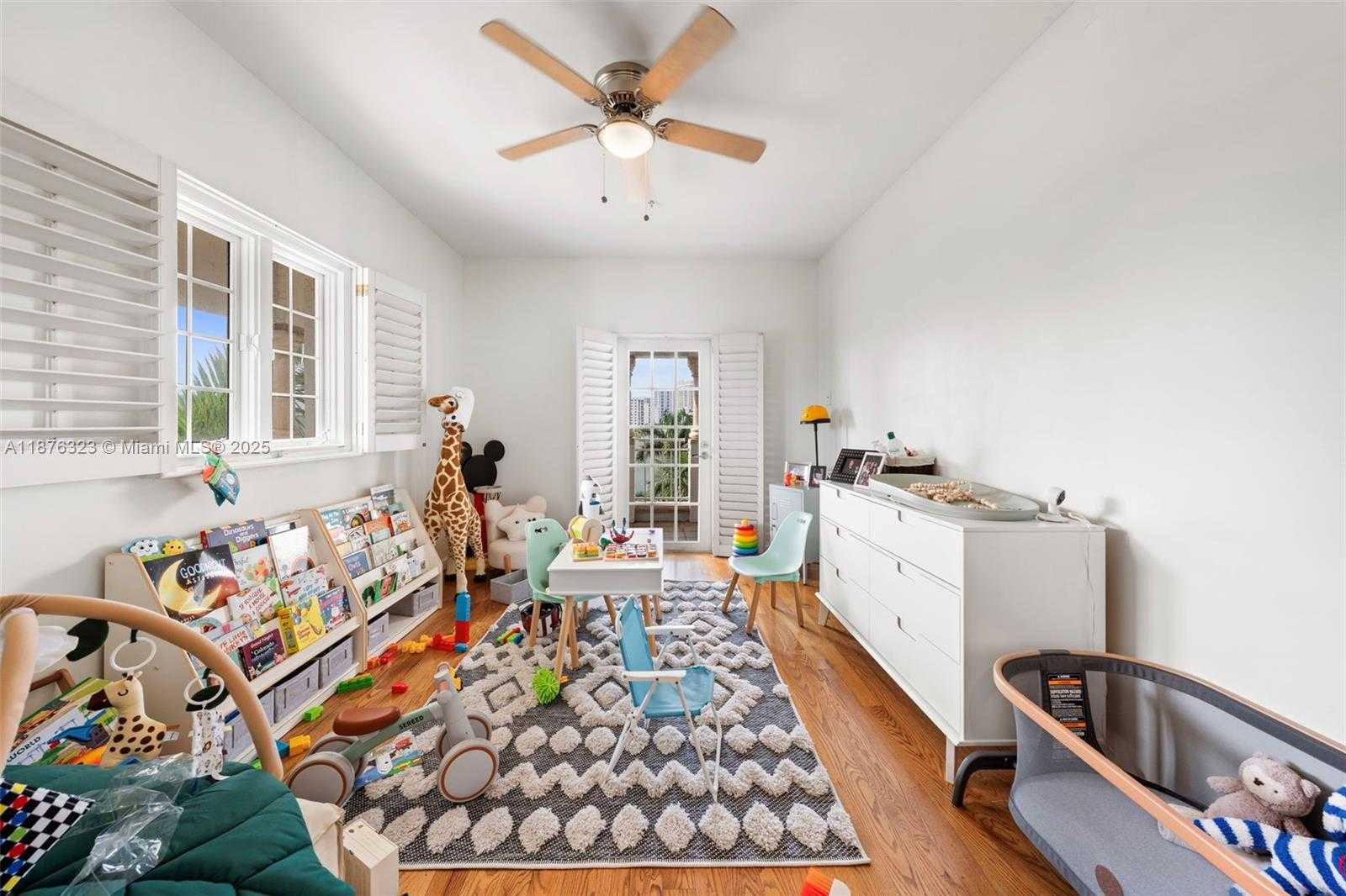 Small Image of 1413 SUNSET HARBOUR DR #406, Miami Beach Number 31