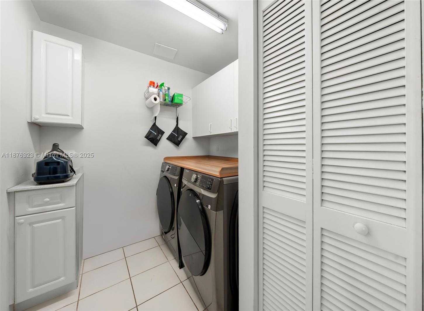 Small Image of 1413 SUNSET HARBOUR DR #406, Miami Beach Number 35