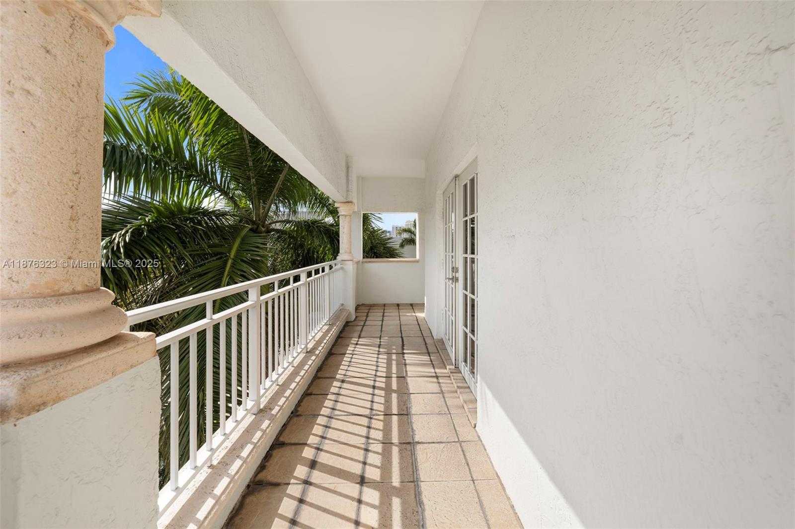Small Image of 1413 SUNSET HARBOUR DR #406, Miami Beach Number 40