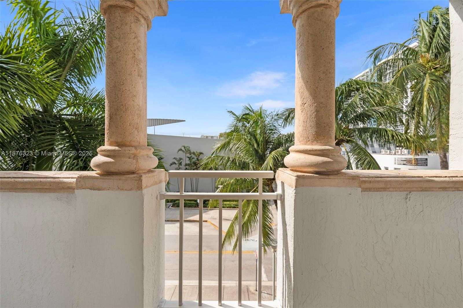 Small Image of 1413 SUNSET HARBOUR DR #406, Miami Beach Number 42
