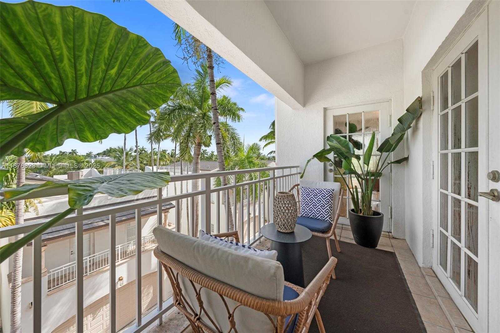 Small Image of 1413 SUNSET HARBOUR DR #406, Miami Beach Number 45