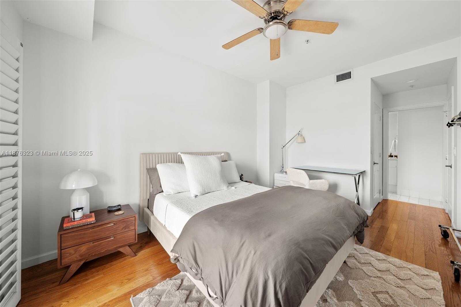 Small Image of 1413 SUNSET HARBOUR DR #406, Miami Beach Number 49