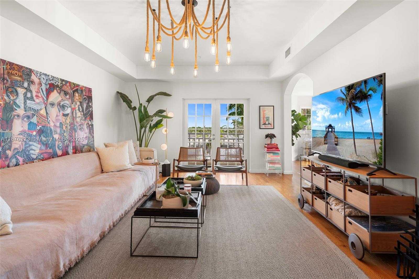 Small Image of 1413 SUNSET HARBOUR DR #406, Miami Beach Number 5