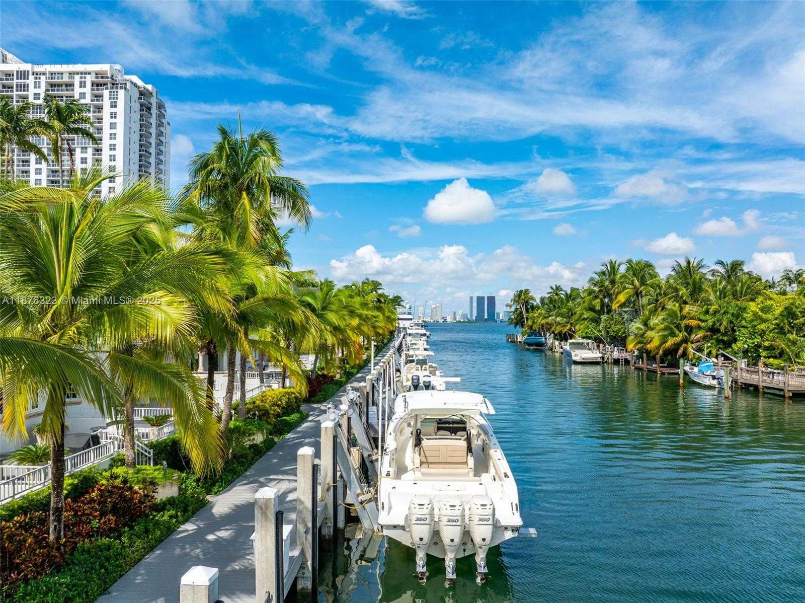 Small Image of 1413 SUNSET HARBOUR DR #406, Miami Beach Number 61