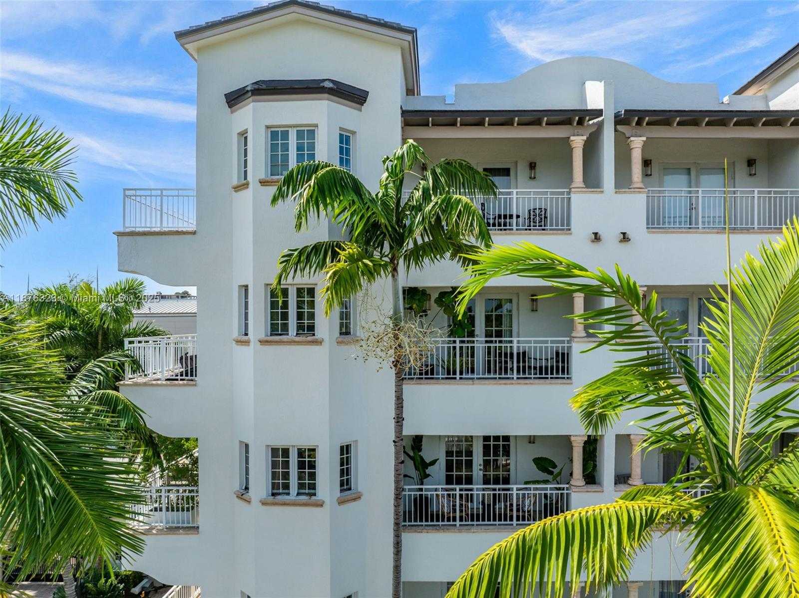 Small Image of 1413 SUNSET HARBOUR DR #406, Miami Beach Number 77