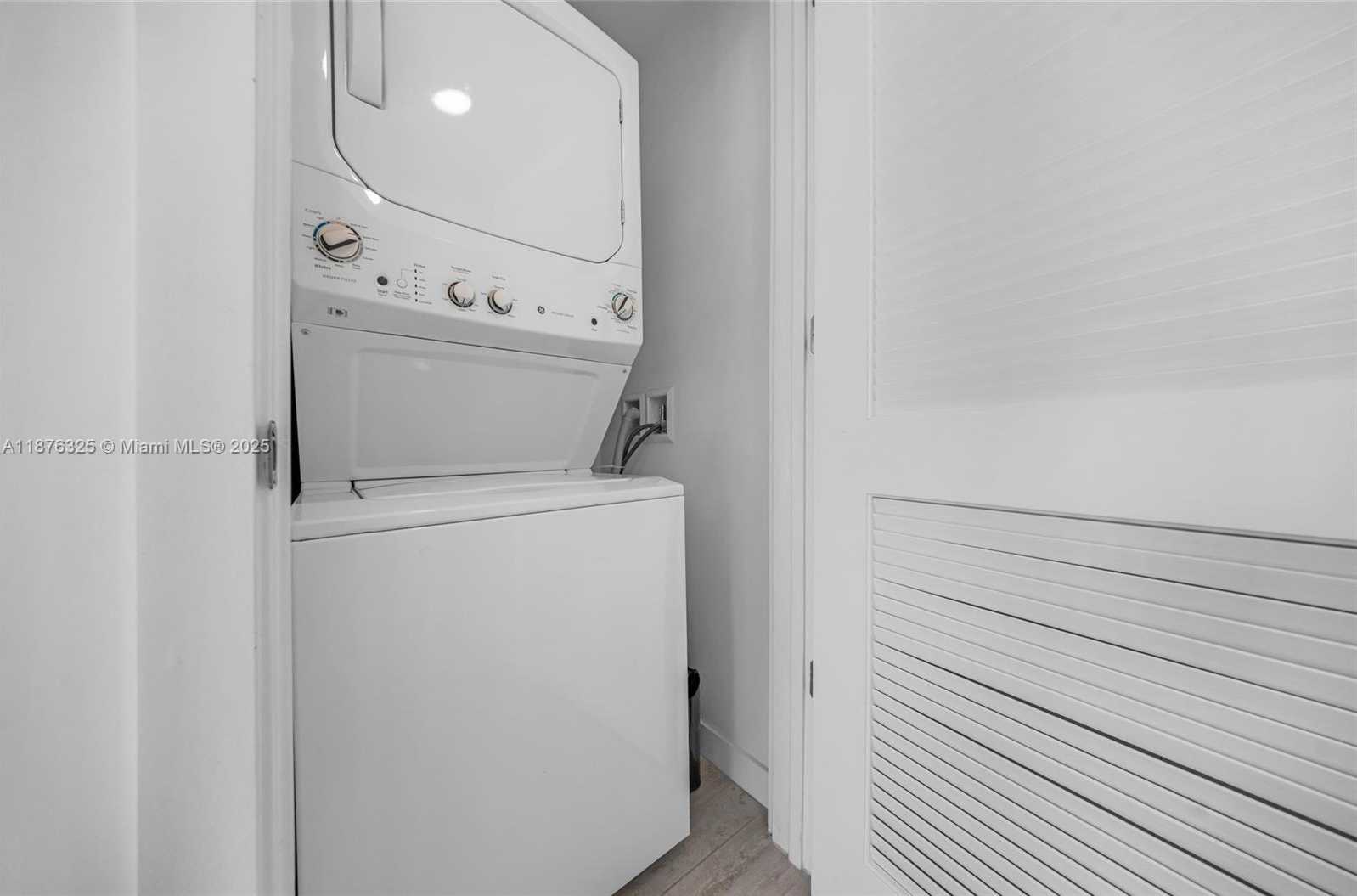 Small Image of Miami Number 17