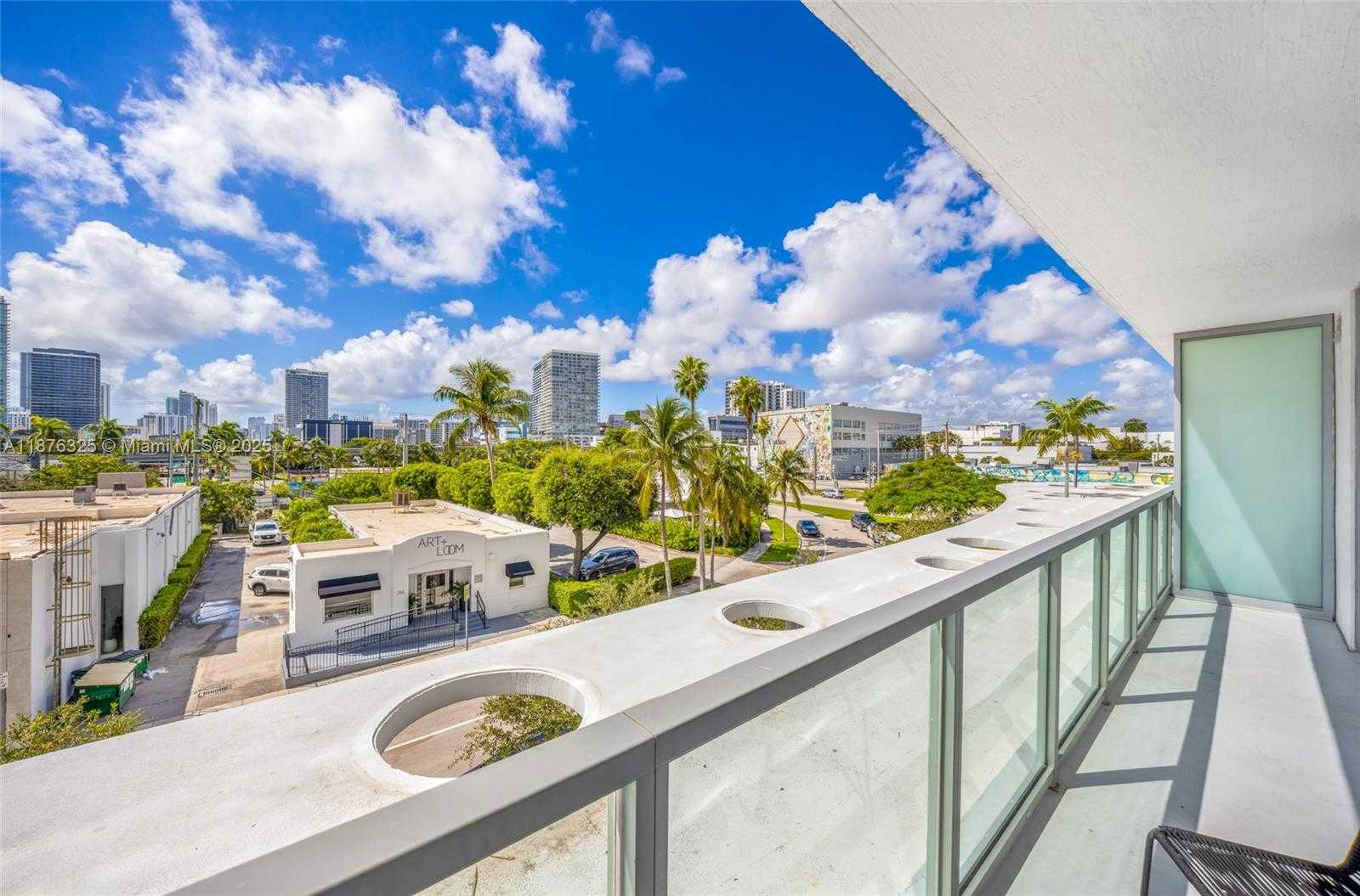 Small Image of Miami Number 19