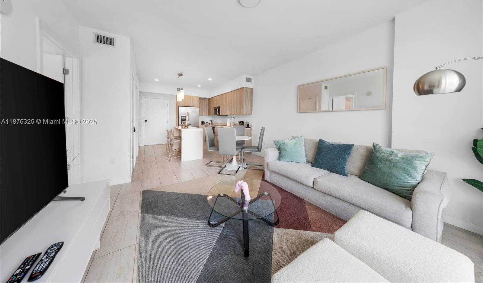 Small Image of Miami Number 6