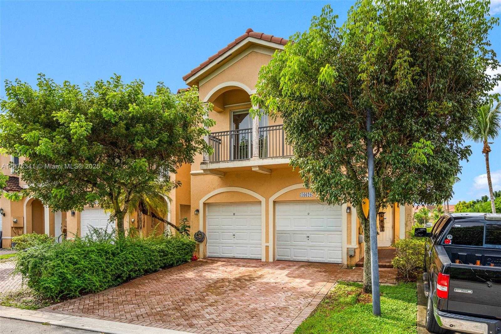 Small Image of 16620 SOUTH WEST 70TH ST, Miami Number 2