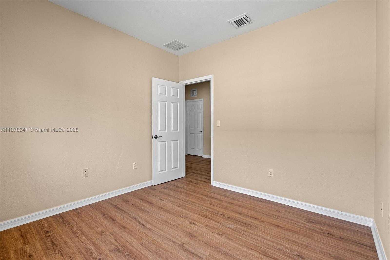 Small Image of 16620 SOUTH WEST 70TH ST, Miami Number 27