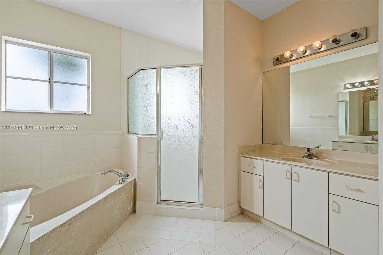 Small Image of 16620 SOUTH WEST 70TH ST, Miami Number 33