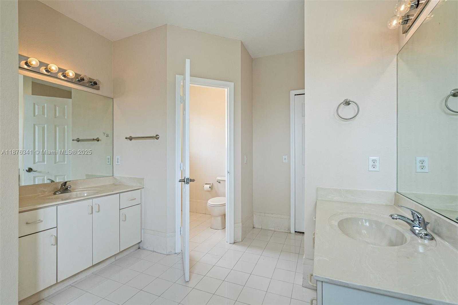 Small Image of 16620 SOUTH WEST 70TH ST, Miami Number 35
