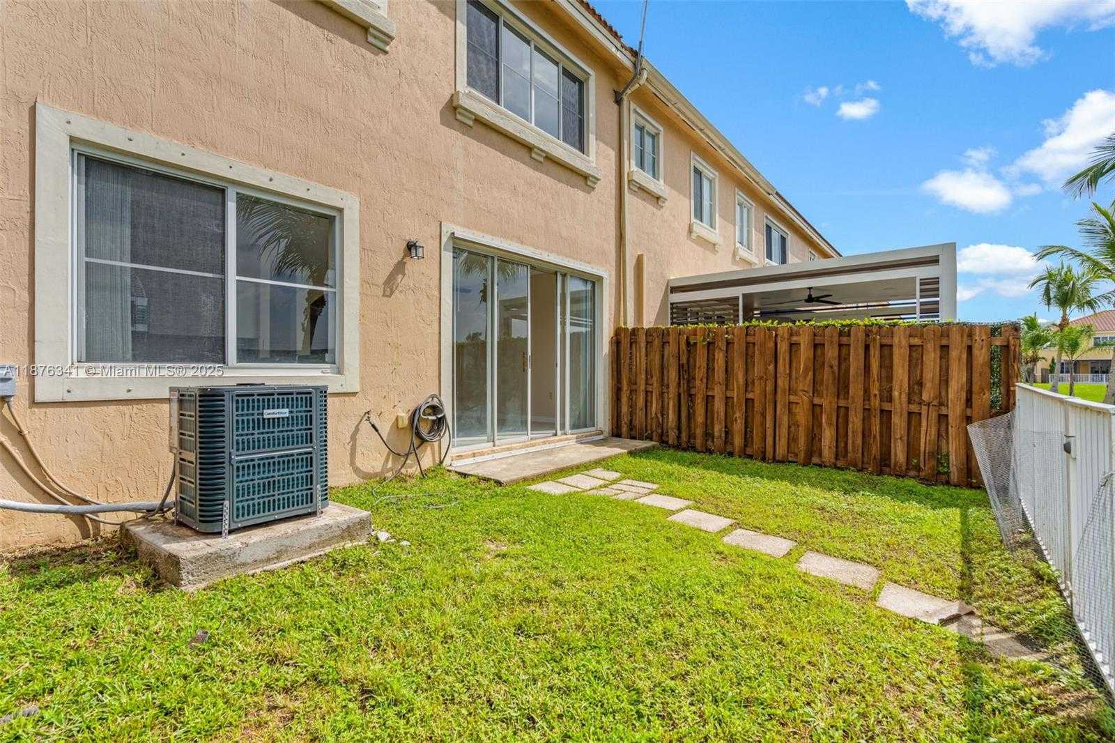 Small Image of 16620 SOUTH WEST 70TH ST, Miami Number 37
