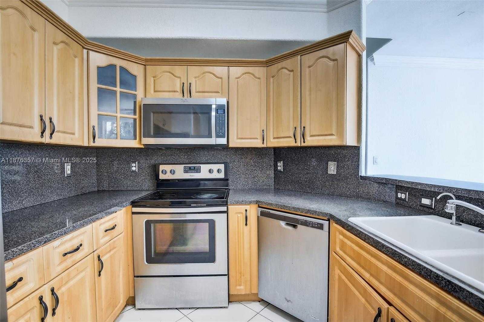 Small Image of 3306 SOUTH WEST 171ST TER, Miramar Number 4