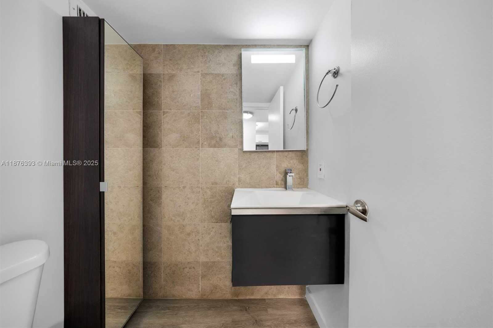 Small Image of 1228 WEST AVE #312, Miami Beach Number 23