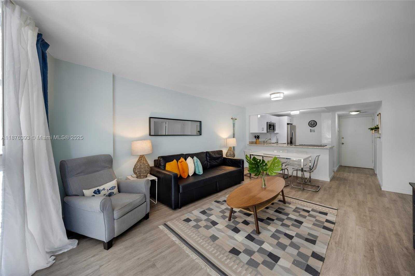 Small Image of 1228 WEST AVE #312, Miami Beach Number 3