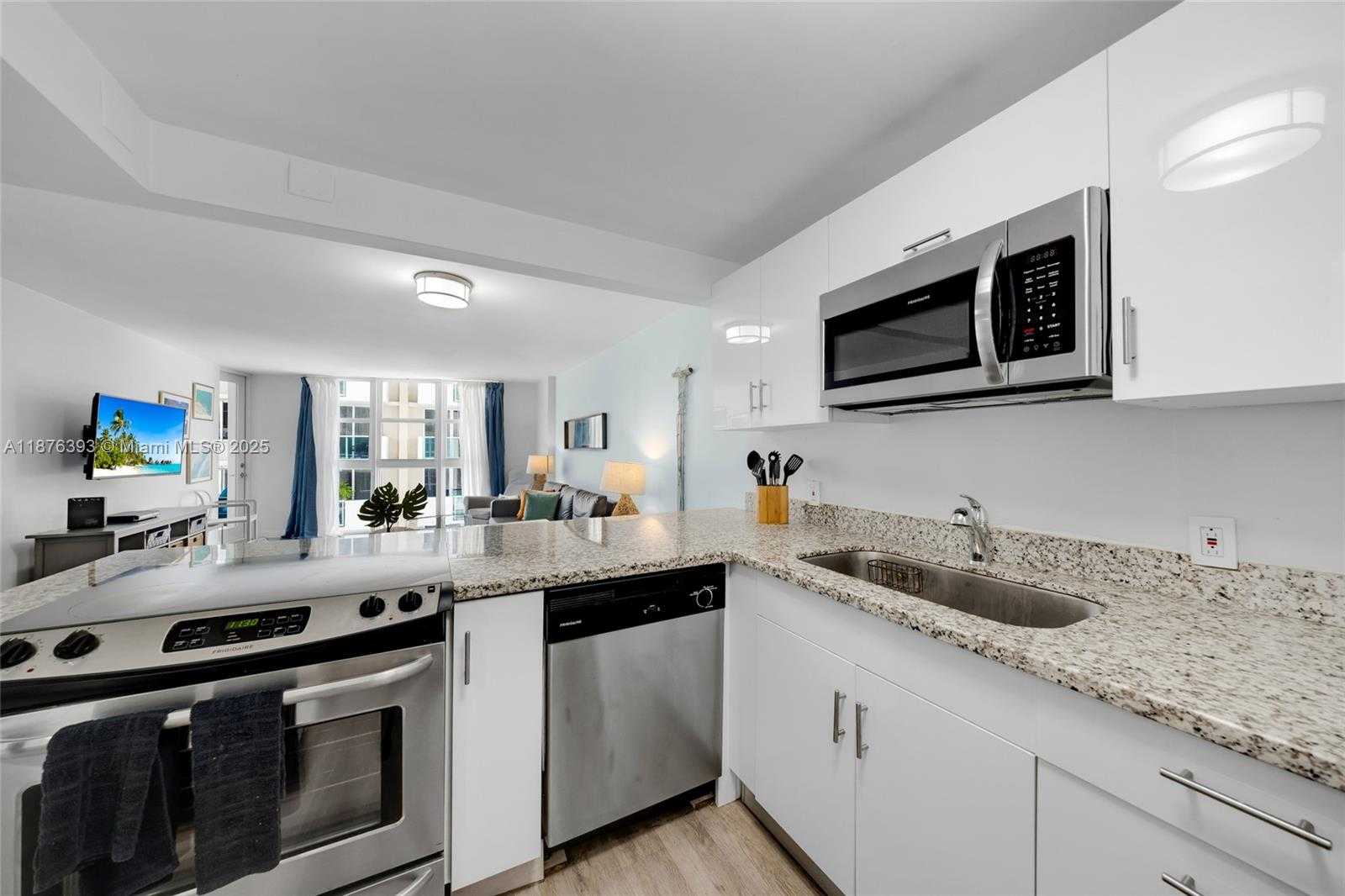 Small Image of 1228 WEST AVE #312, Miami Beach Number 8