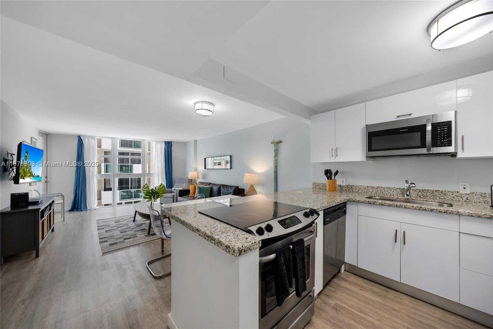 Small Image of 1228 WEST AVE #312, Miami Beach Number 9