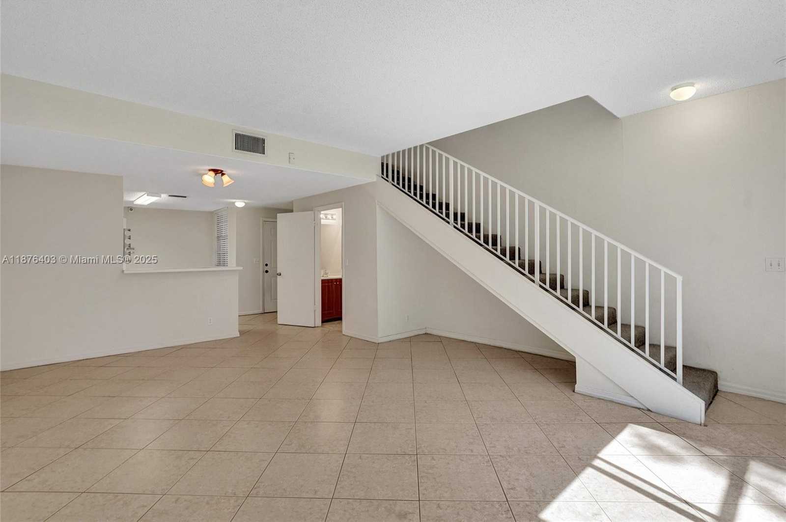 Small Image of 1210 SORRENTO DR #1210, Weston Number 15