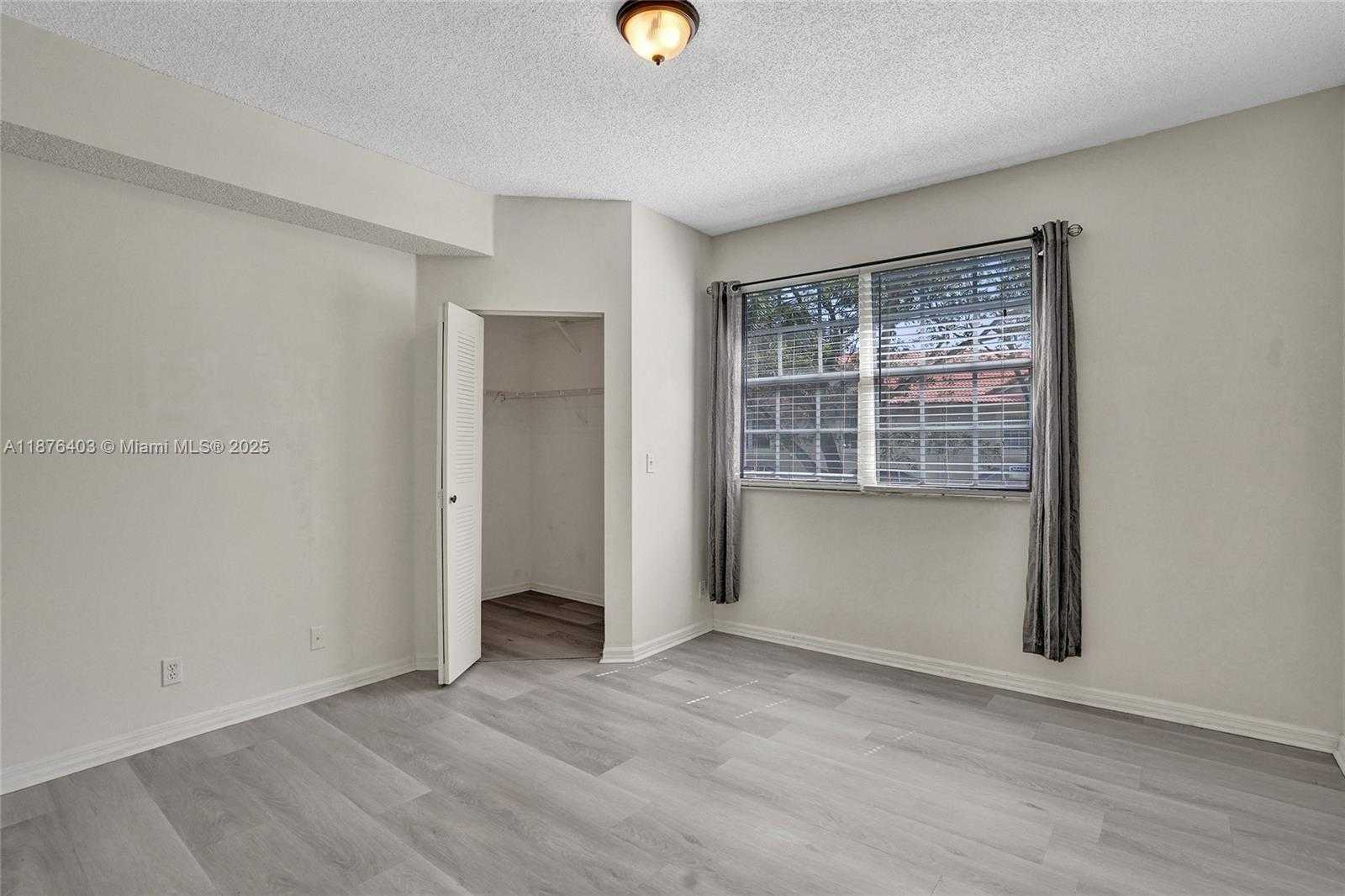 Small Image of 1210 SORRENTO DR #1210, Weston Number 18