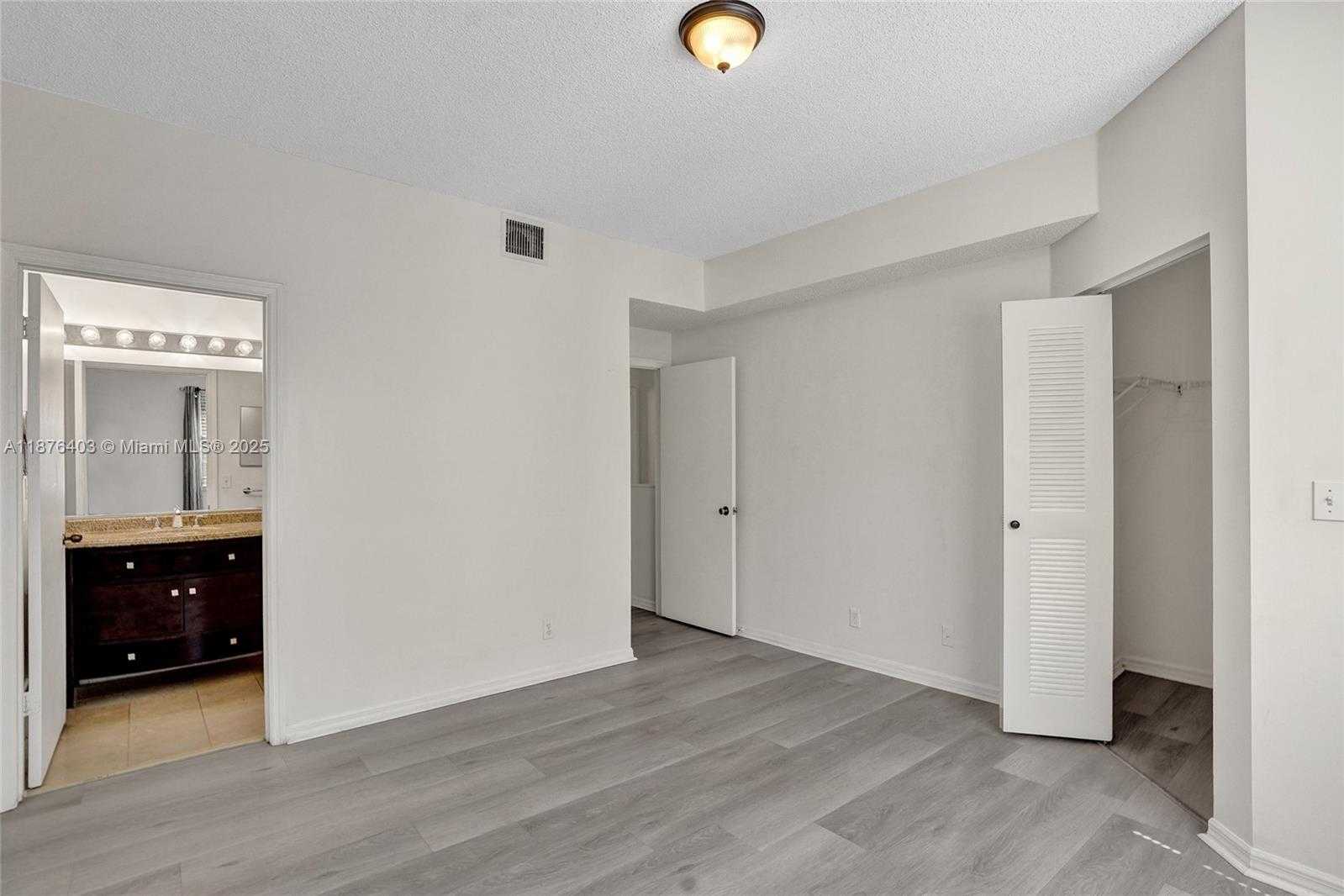Small Image of 1210 SORRENTO DR #1210, Weston Number 19