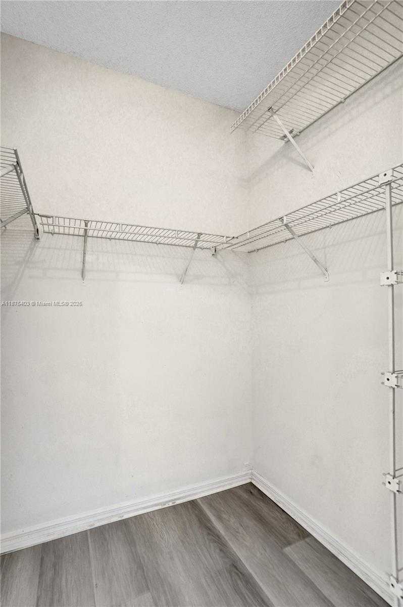 Small Image of 1210 SORRENTO DR #1210, Weston Number 21