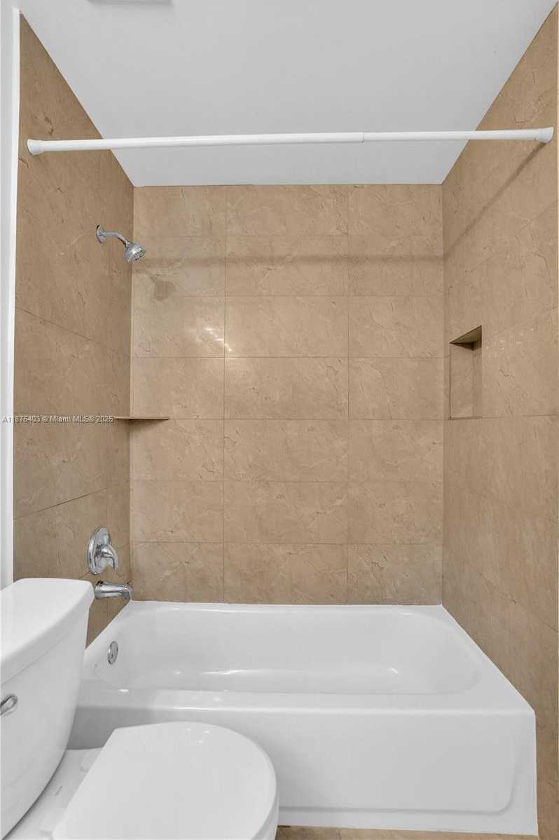 Small Image of 1210 SORRENTO DR #1210, Weston Number 24