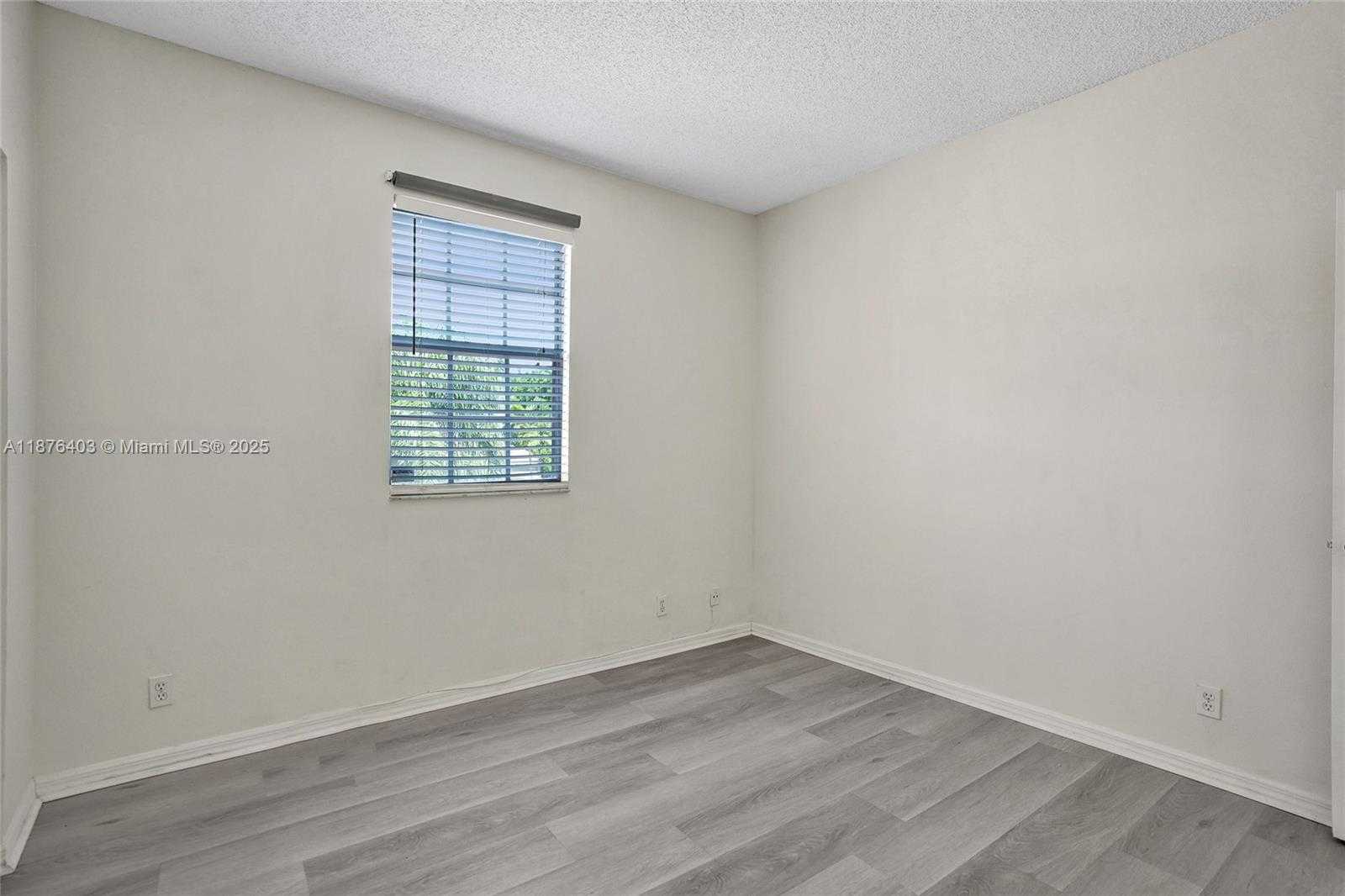 Small Image of 1210 SORRENTO DR #1210, Weston Number 28