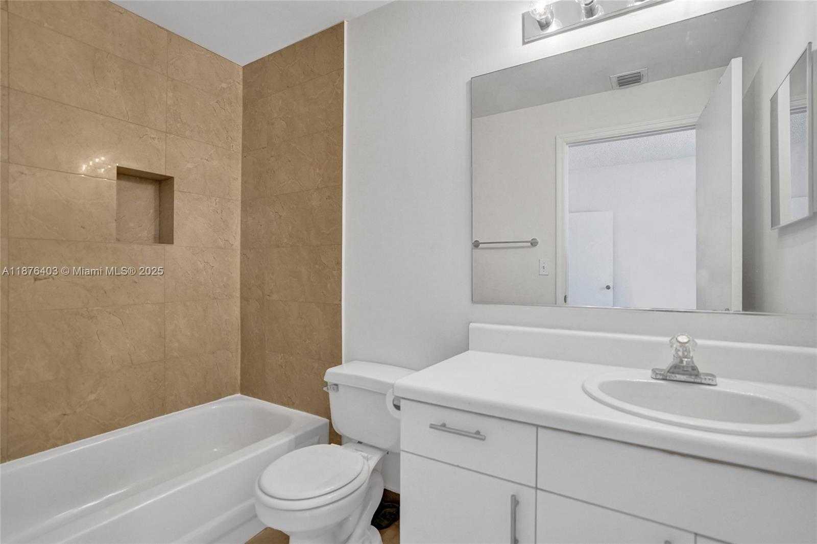 Small Image of 1210 SORRENTO DR #1210, Weston Number 30