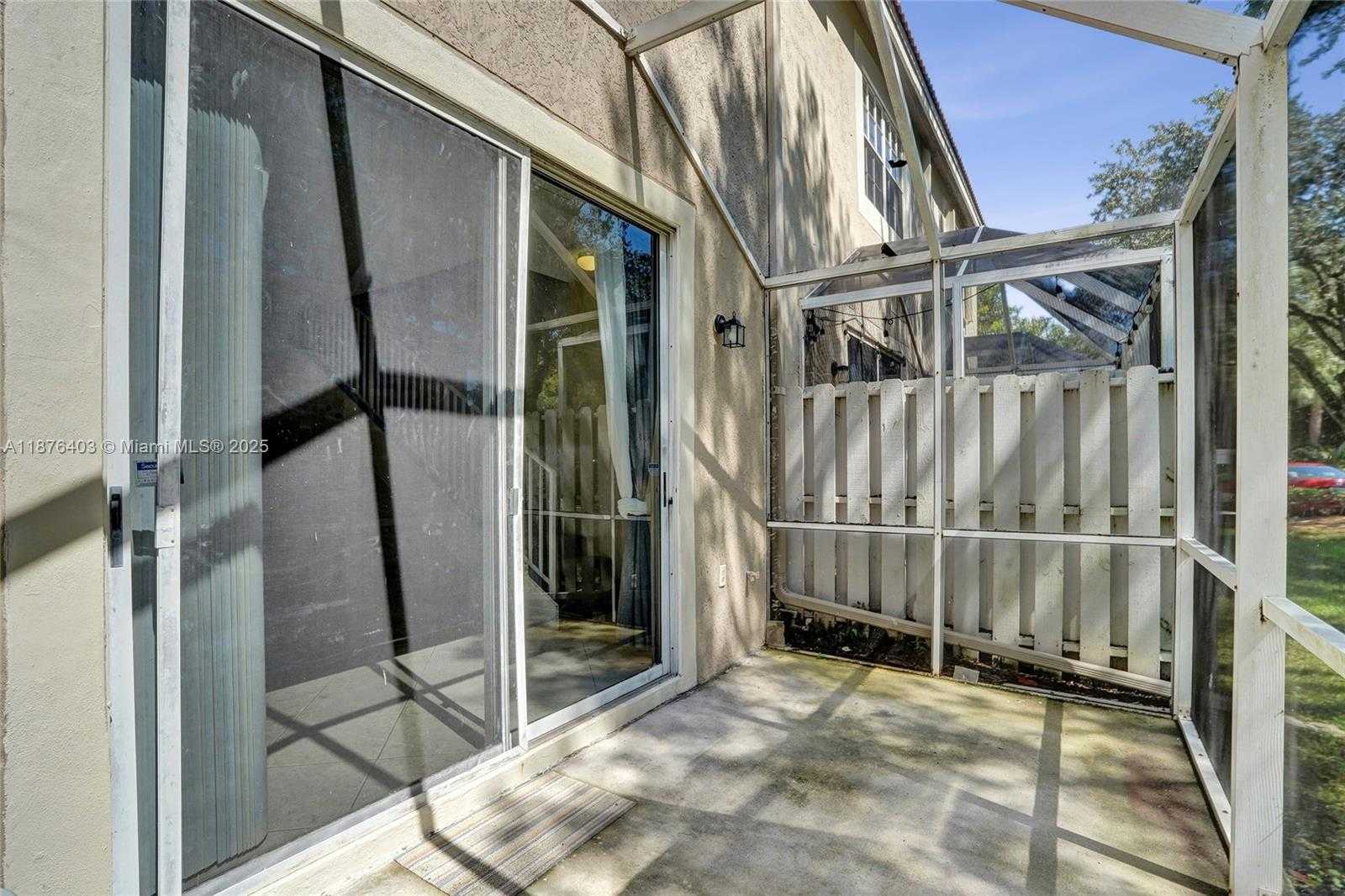 Small Image of 1210 SORRENTO DR #1210, Weston Number 34