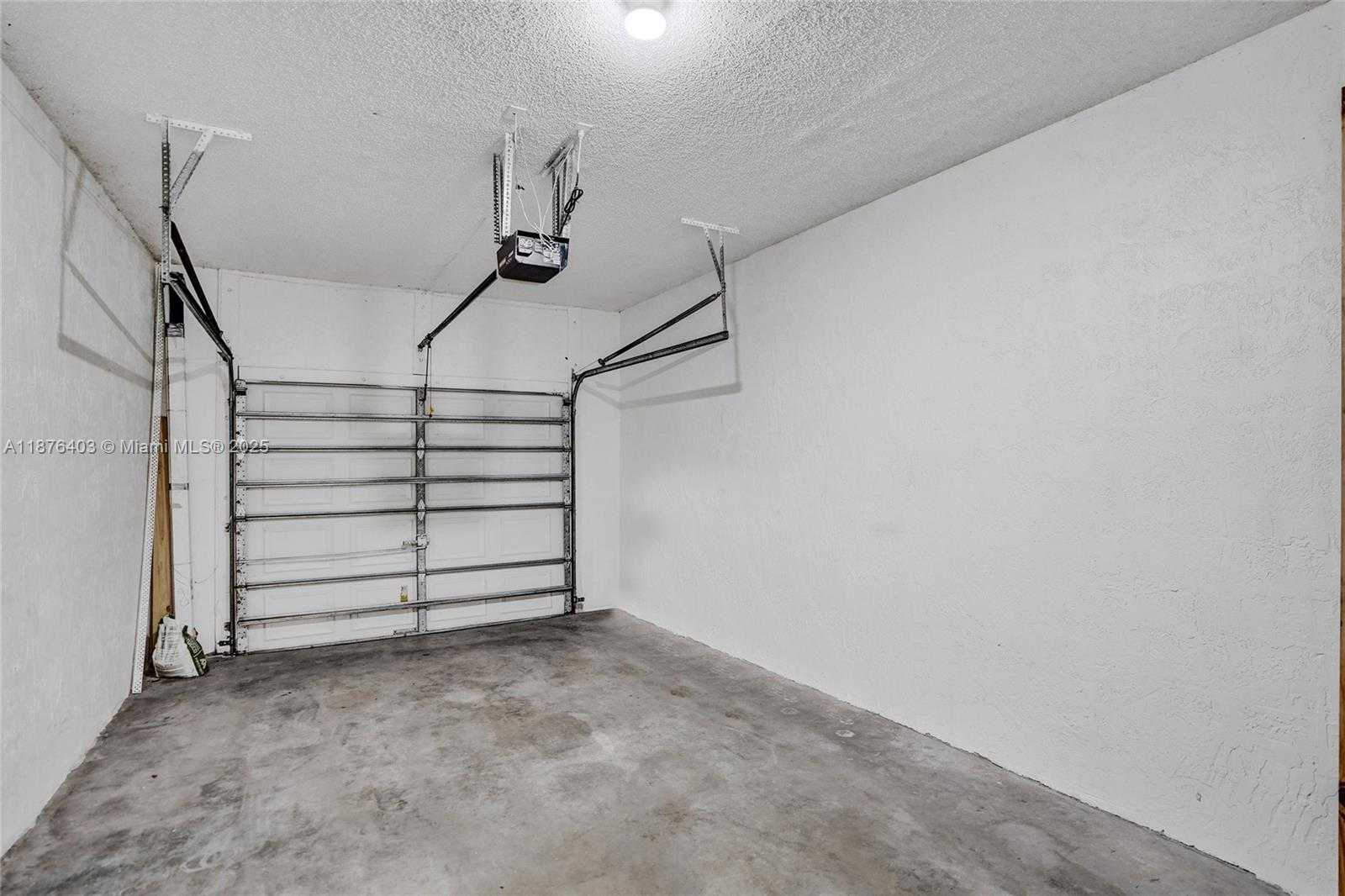 Small Image of 1210 SORRENTO DR #1210, Weston Number 36