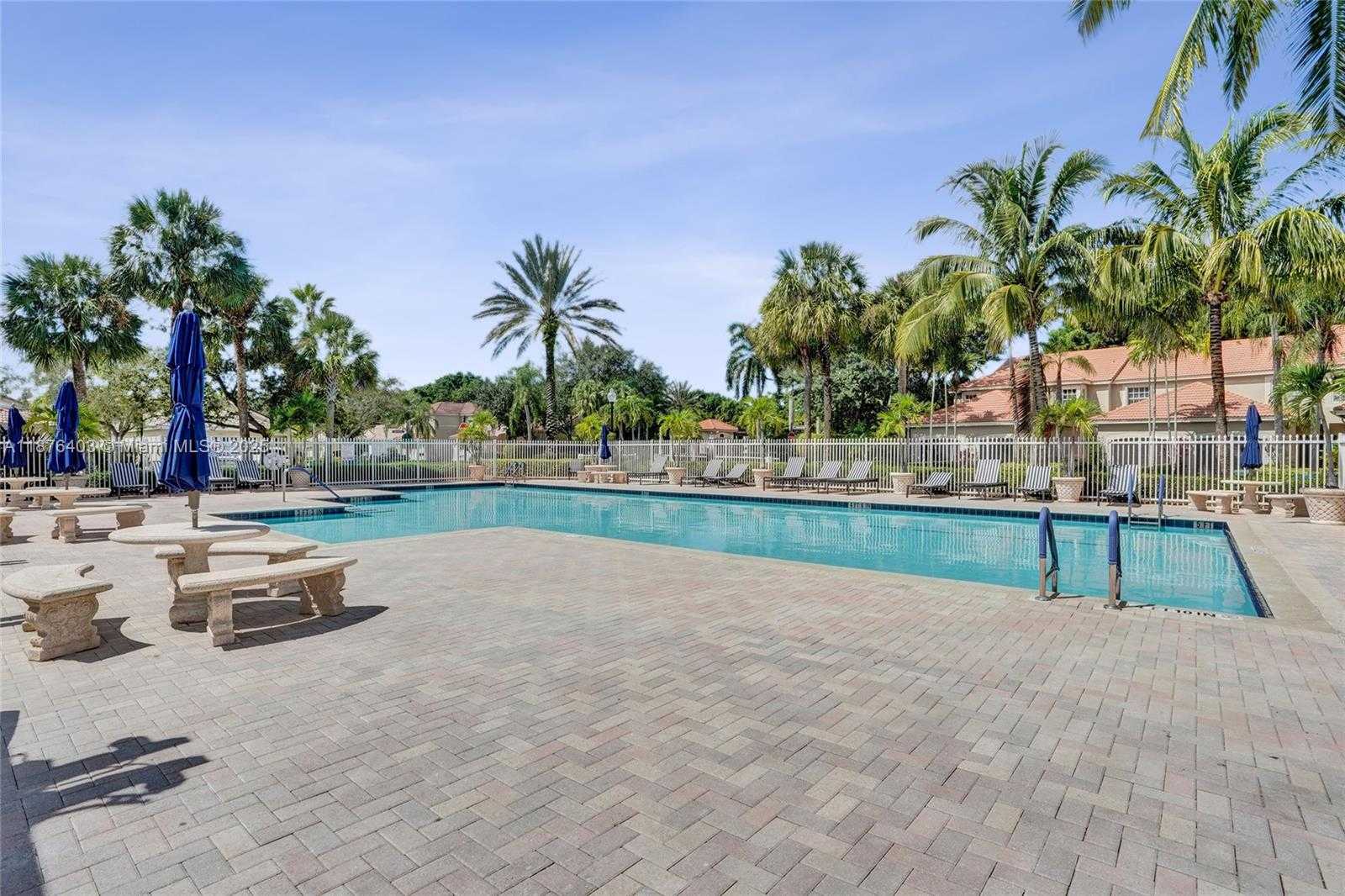 Small Image of 1210 SORRENTO DR #1210, Weston Number 38