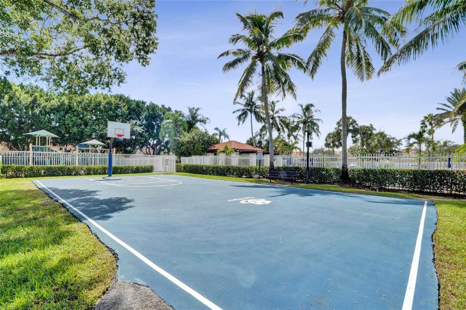 Small Image of 1210 SORRENTO DR #1210, Weston Number 42
