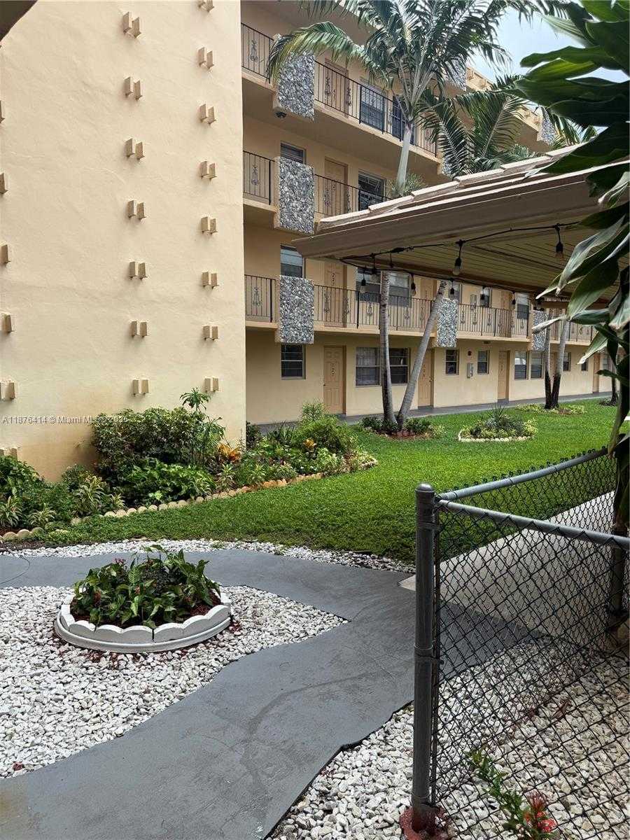 Small Image of 2145 PIERCE ST #118, Hollywood Number 12