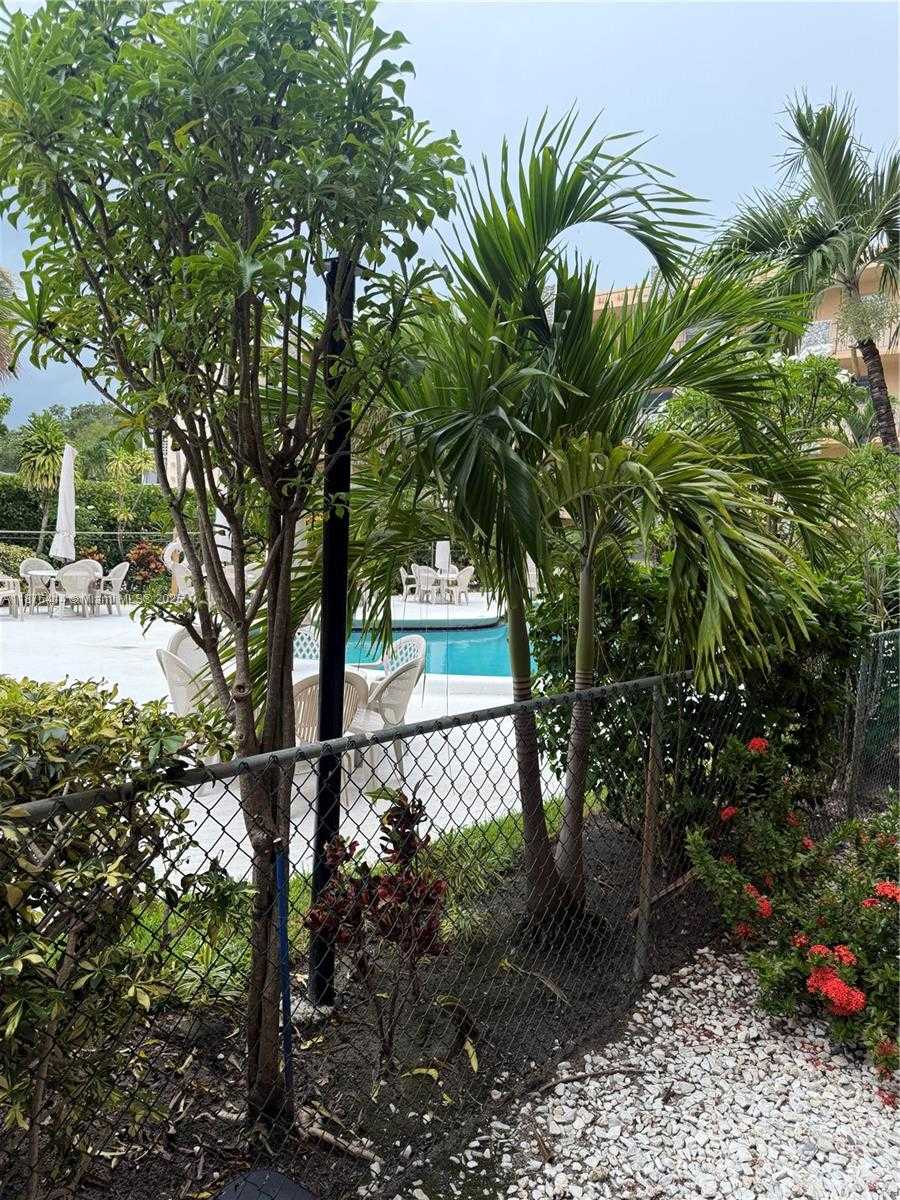 Small Image of 2145 PIERCE ST #118, Hollywood Number 13