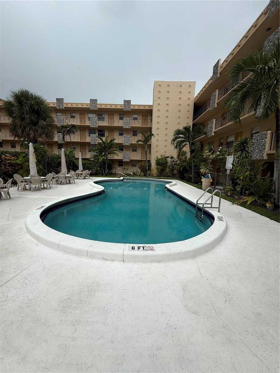 Small Image of 2145 PIERCE ST #118, Hollywood Number 14
