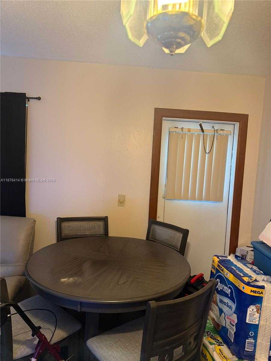 Small Image of 2145 PIERCE ST #118, Hollywood Number 5