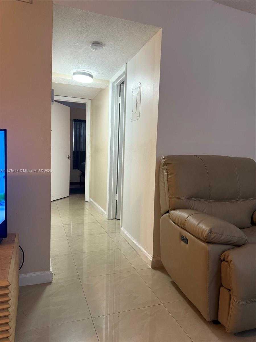 Small Image of 2145 PIERCE ST #118, Hollywood Number 8