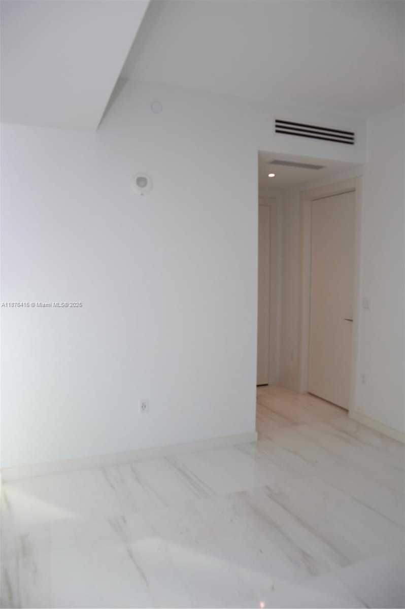 Small Image of 300 BISCAYNE BLVD WAY #2308, Miami Number 11
