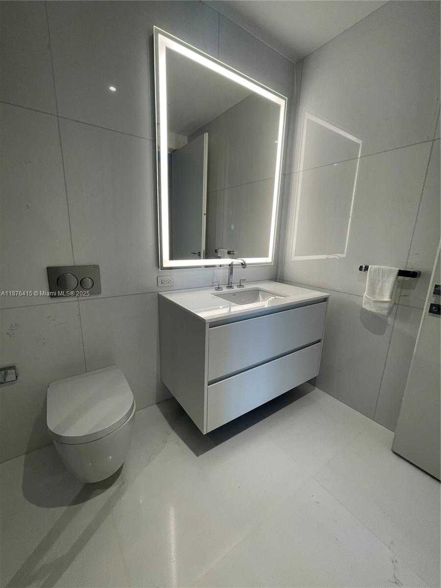 Small Image of 300 BISCAYNE BLVD WAY #2308, Miami Number 13