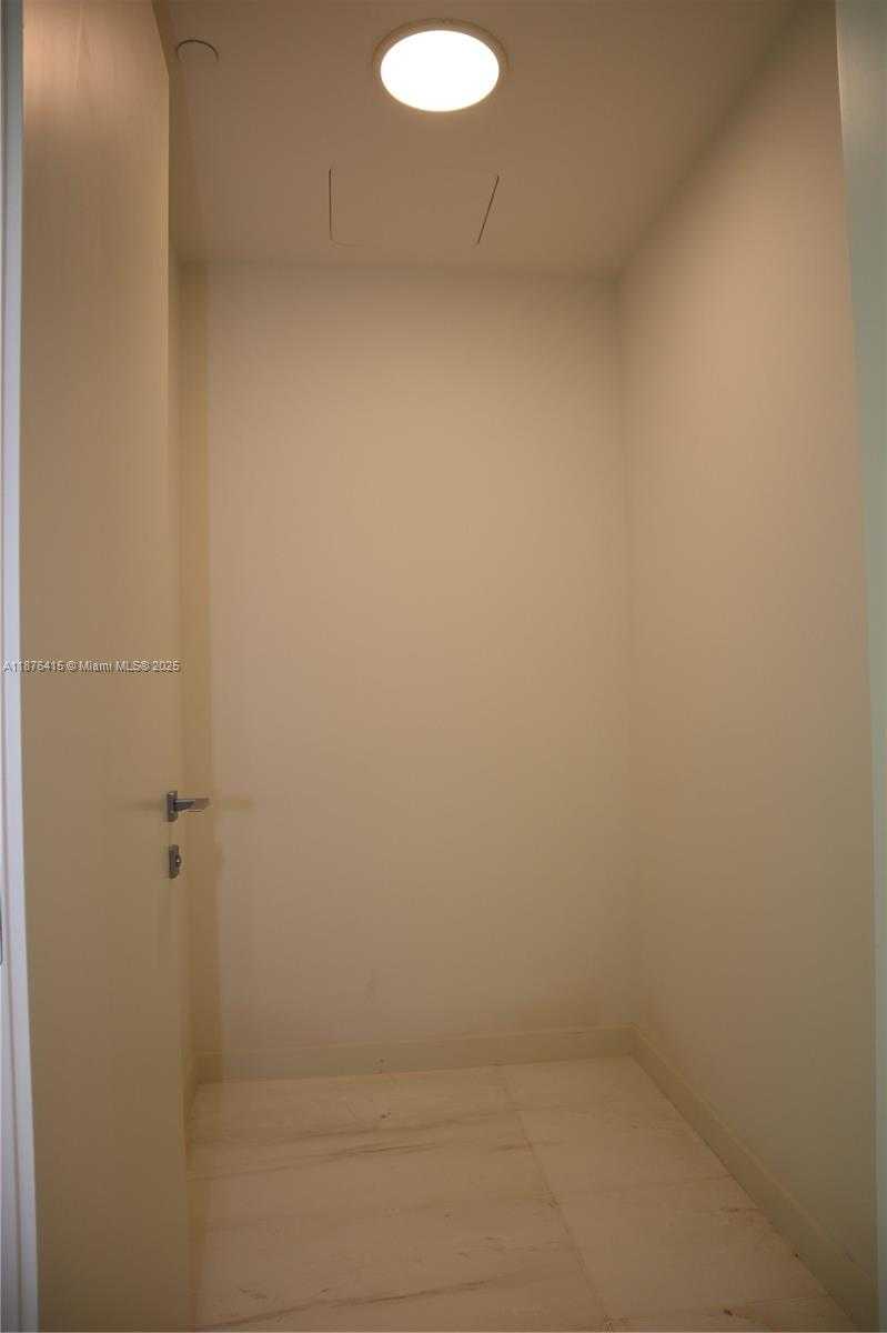 Small Image of 300 BISCAYNE BLVD WAY #2308, Miami Number 14