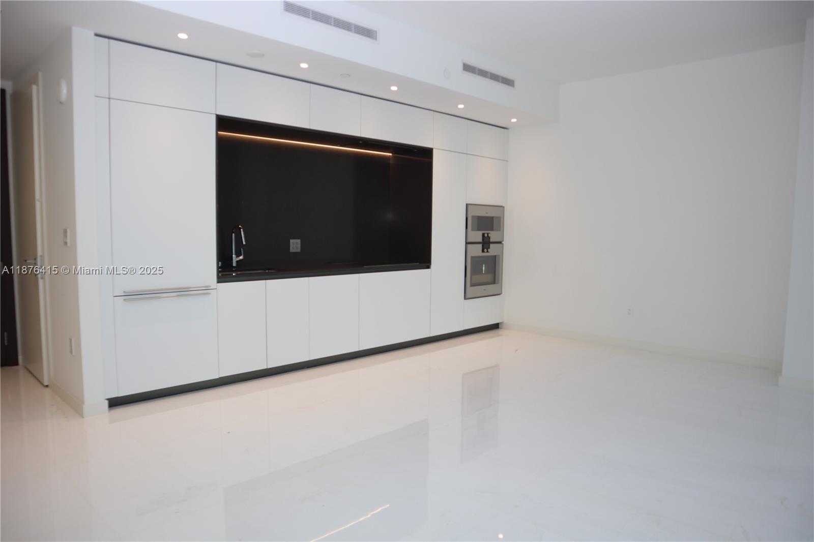 Small Image of 300 BISCAYNE BLVD WAY #2308, Miami Number 5