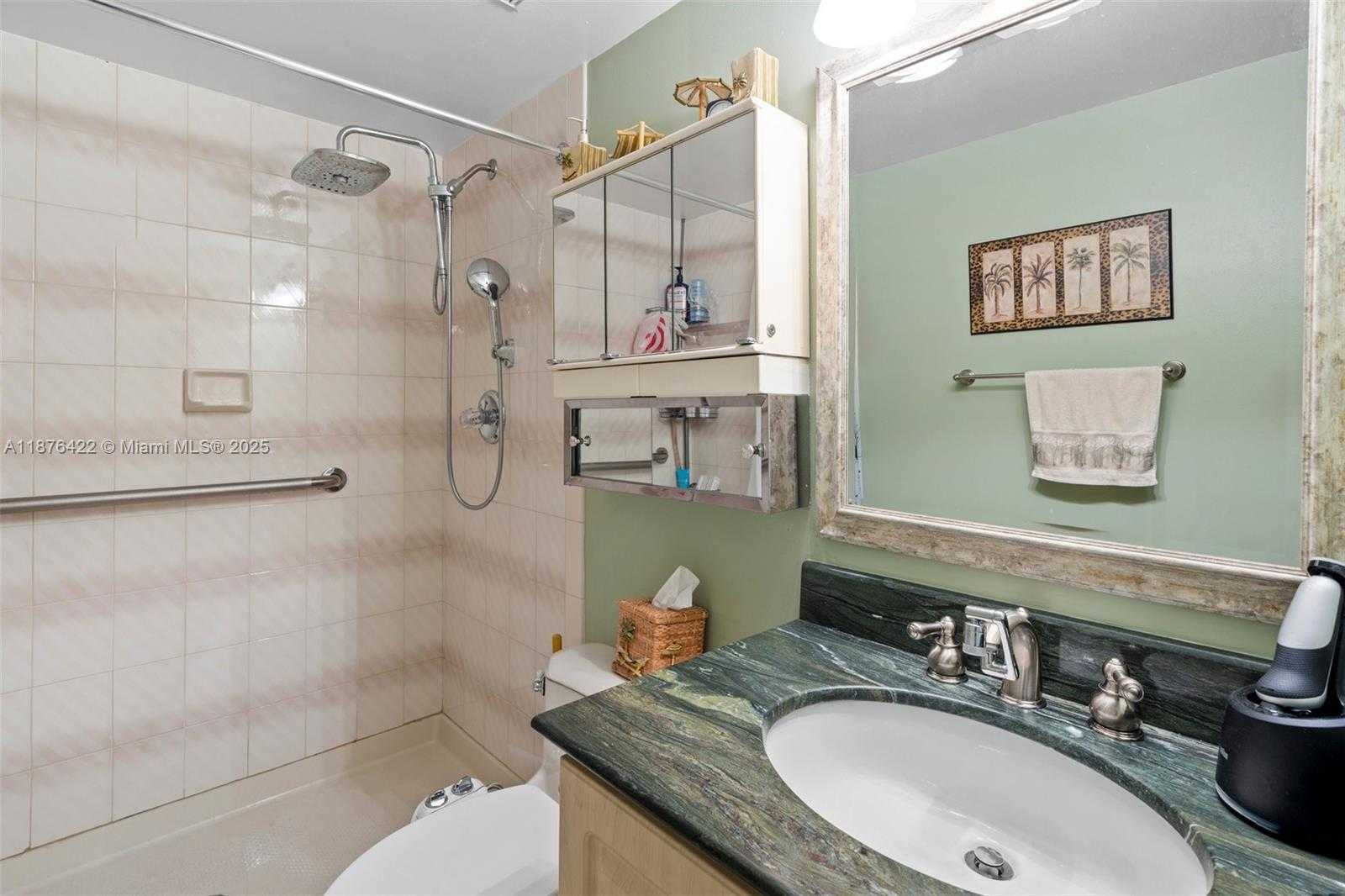 Small Image of 49 MAJORCA AVE #203, Coral Gables Number 15